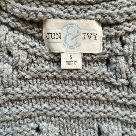Heart-shaped Pom Pom Sweaters ♥️ - Picture 4 of 4